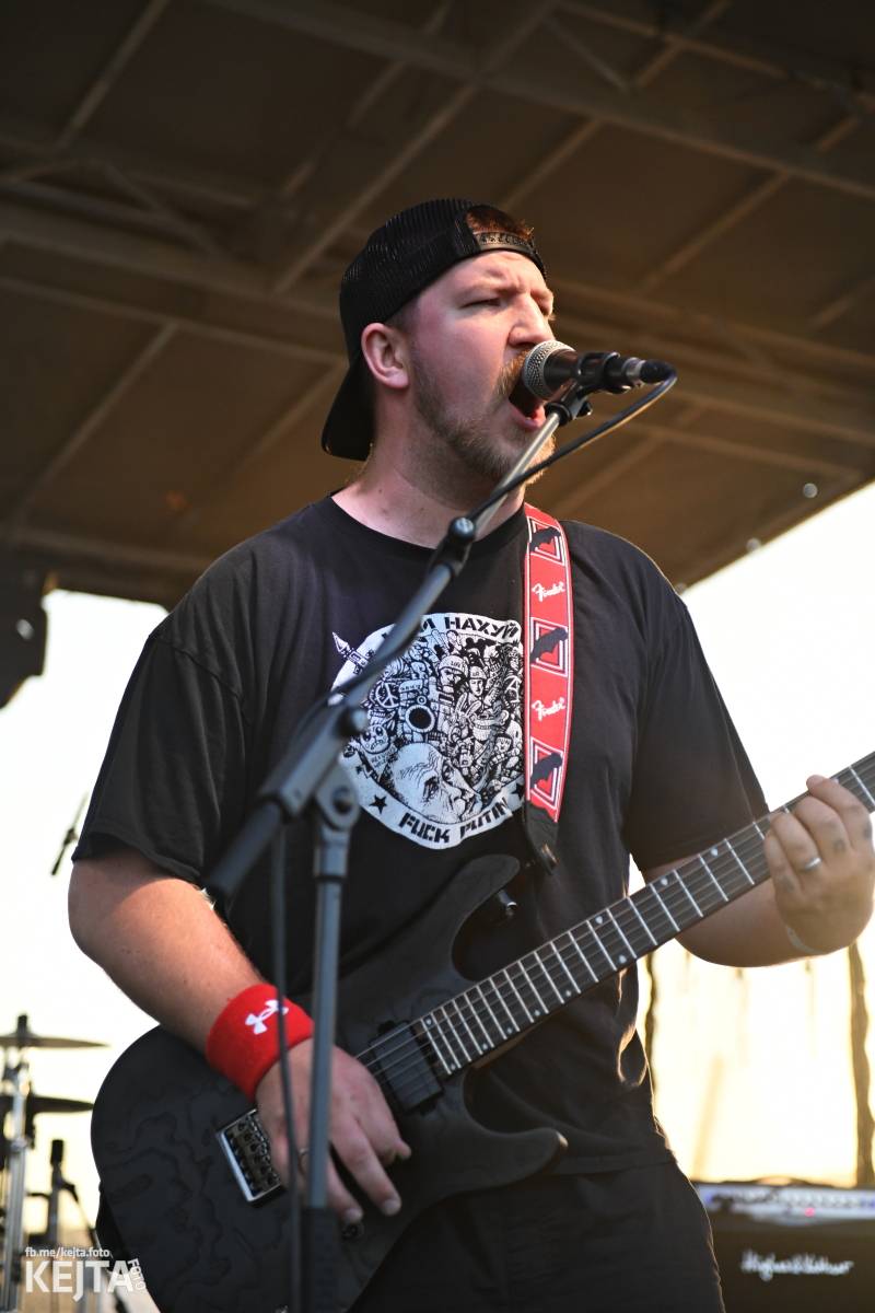 Fest a půl odstartoval naplno: První den nabídl punkrock v podání M3ta, Zvýšenýho rizika, Houby či PUM