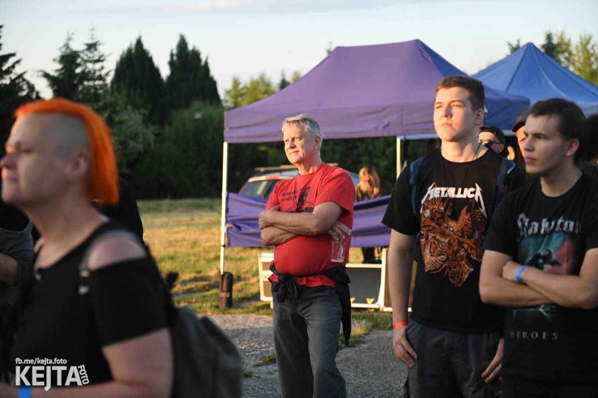 Fest a půl odstartoval naplno: První den nabídl punkrock v podání M3ta, Zvýšenýho rizika, Houby či PUM