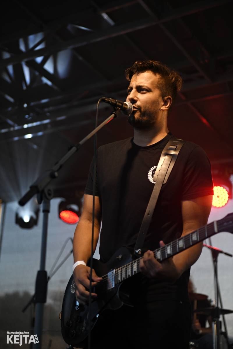 Fest a půl odstartoval naplno: První den nabídl punkrock v podání M3ta, Zvýšenýho rizika, Houby či PUM