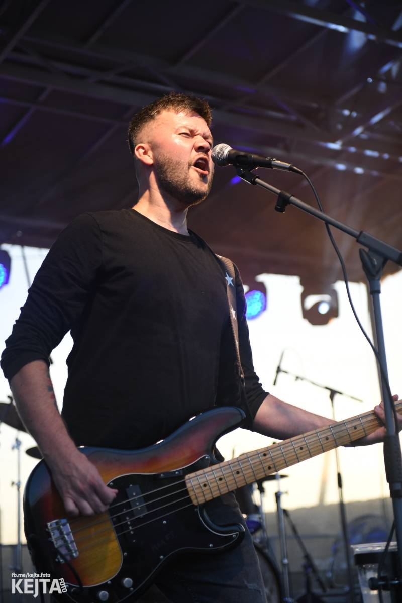 Fest a půl odstartoval naplno: První den nabídl punkrock v podání M3ta, Zvýšenýho rizika, Houby či PUM