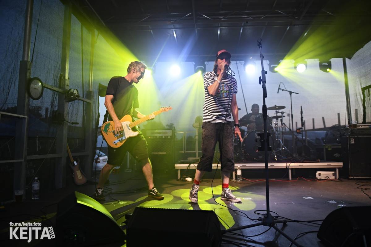 Fest a půl odstartoval naplno: První den nabídl punkrock v podání M3ta, Zvýšenýho rizika, Houby či PUM