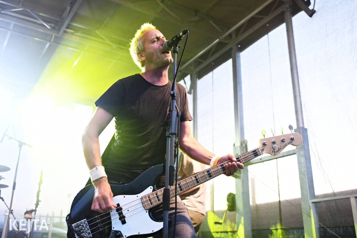 Fest a půl odstartoval naplno: První den nabídl punkrock v podání M3ta, Zvýšenýho rizika, Houby či PUM