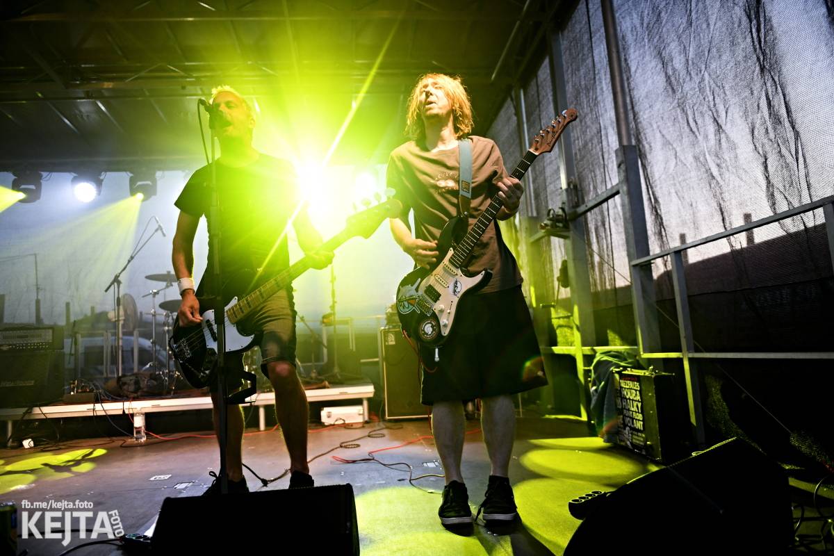 Fest a půl odstartoval naplno: První den nabídl punkrock v podání M3ta, Zvýšenýho rizika, Houby či PUM