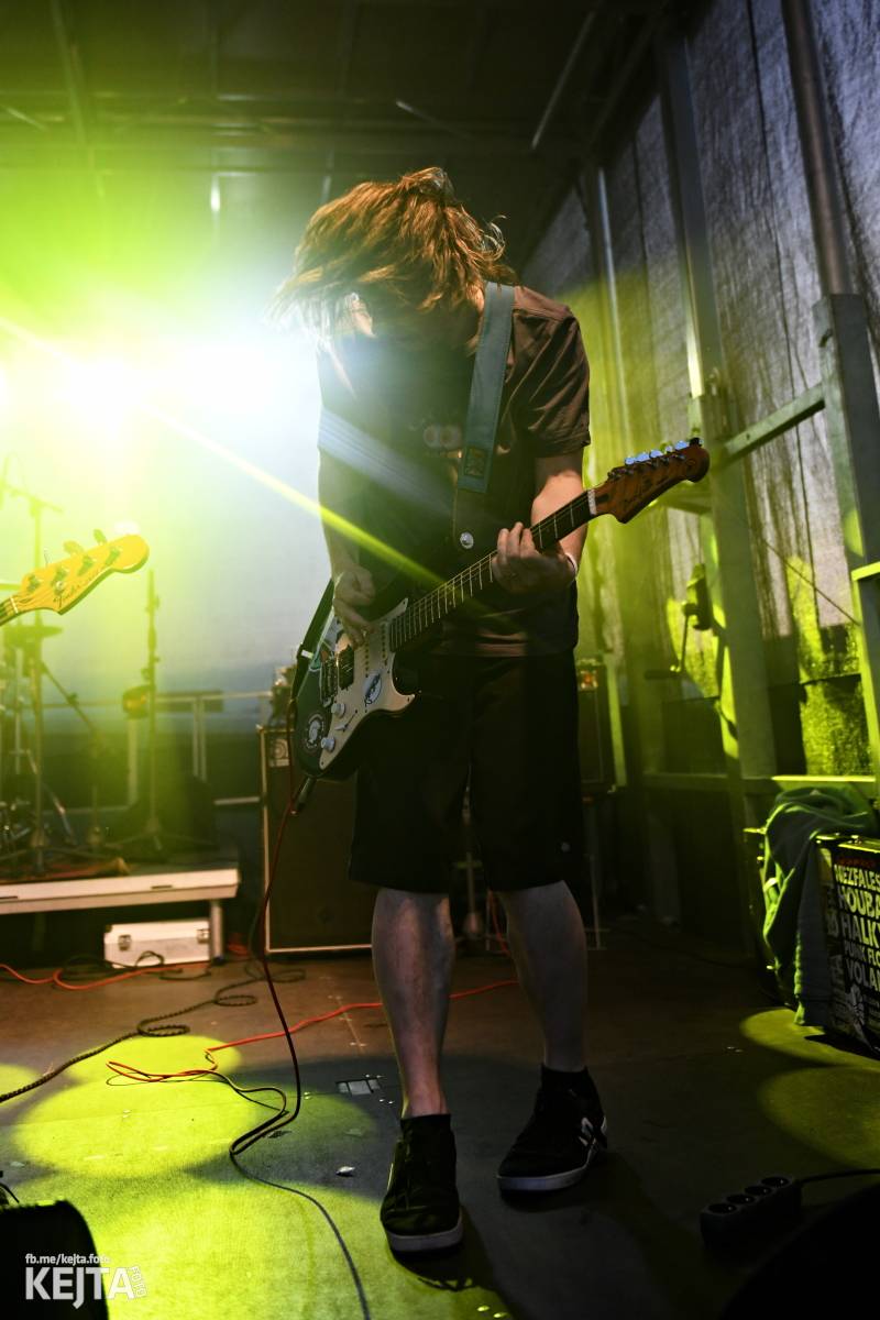 Fest a půl odstartoval naplno: První den nabídl punkrock v podání M3ta, Zvýšenýho rizika, Houby či PUM