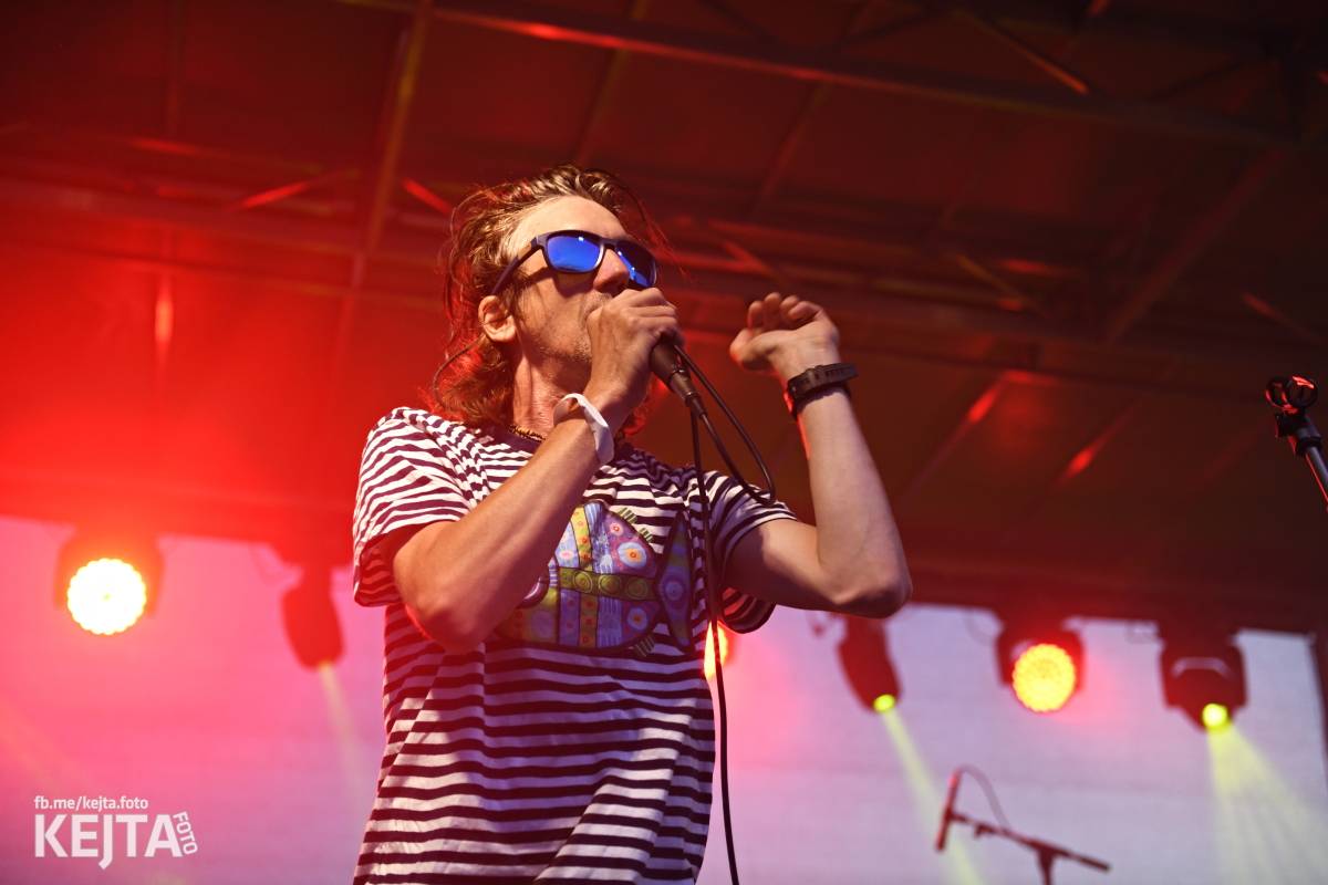 Fest a půl odstartoval naplno: První den nabídl punkrock v podání M3ta, Zvýšenýho rizika, Houby či PUM