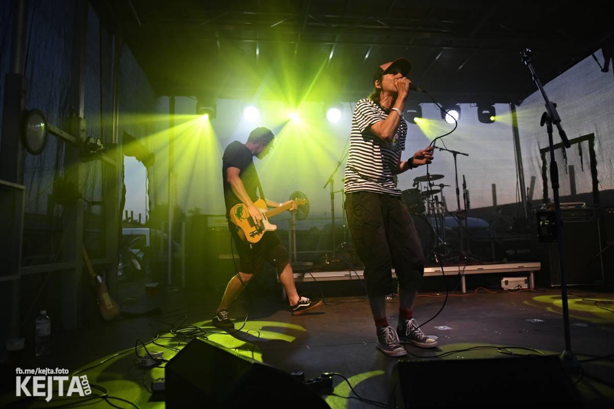 Fest a půl odstartoval naplno: První den nabídl punkrock v podání M3ta, Zvýšenýho rizika, Houby či PUM