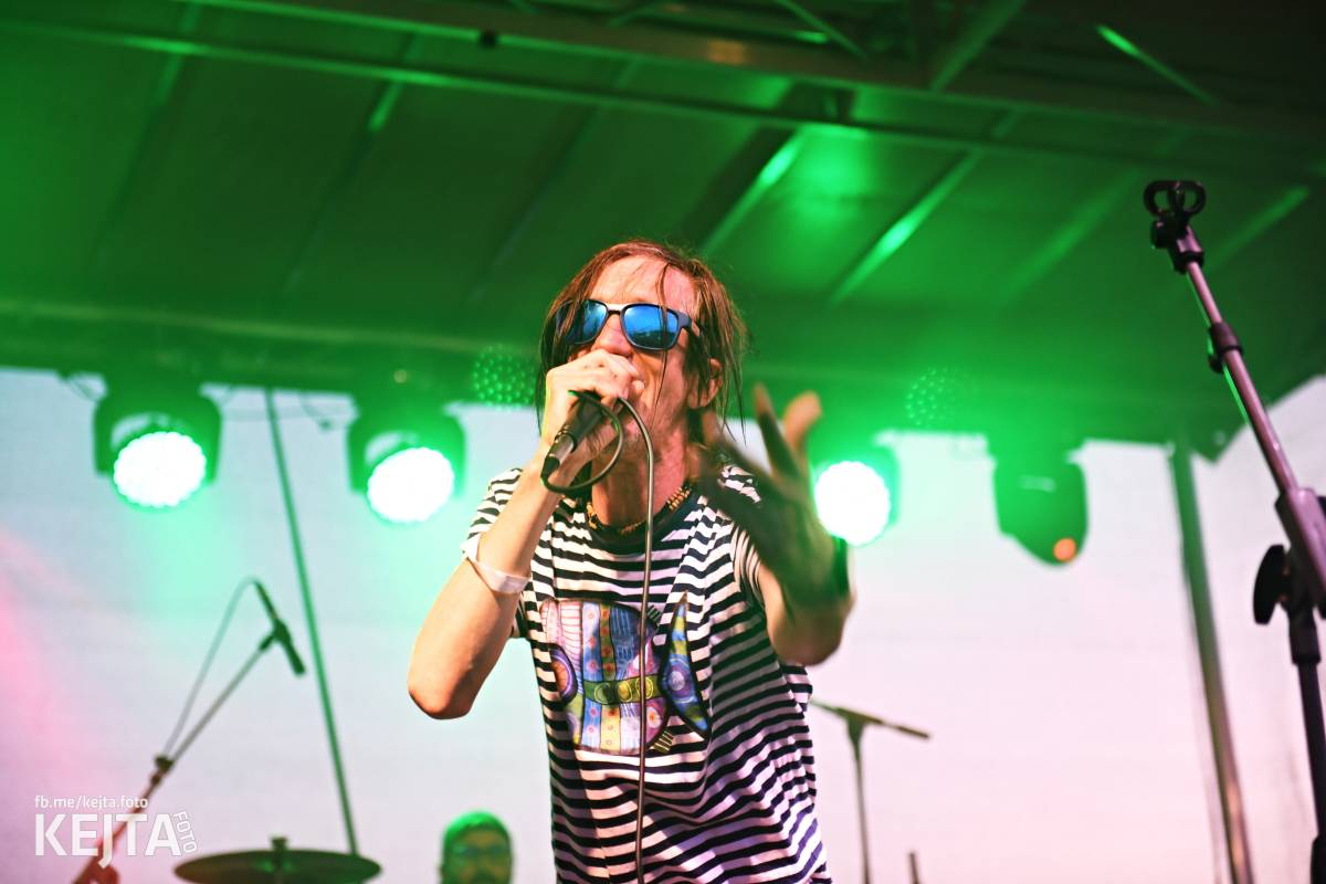 Fest a půl odstartoval naplno: První den nabídl punkrock v podání M3ta, Zvýšenýho rizika, Houby či PUM