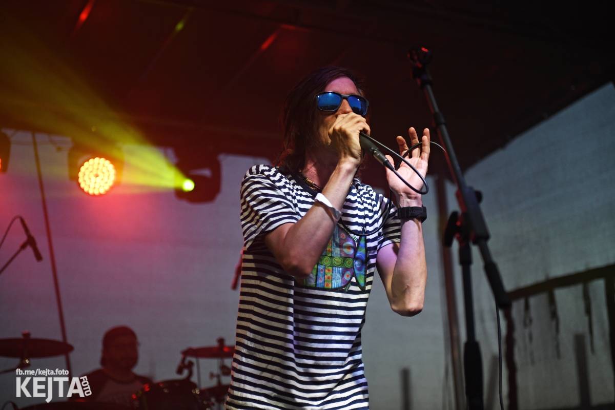 Fest a půl odstartoval naplno: První den nabídl punkrock v podání M3ta, Zvýšenýho rizika, Houby či PUM