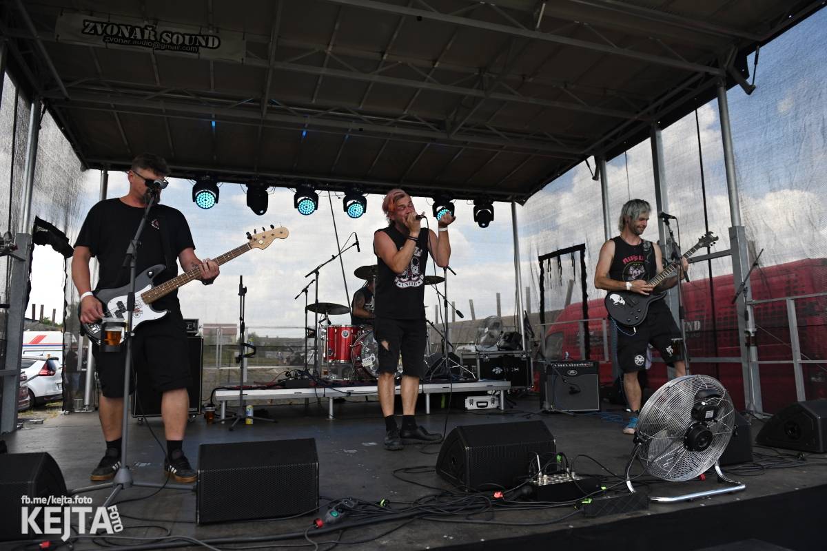 První ročník Festu a půl je za námi. Zakončili ho Stamp Out System, Kozičky i Rumble Ansamble