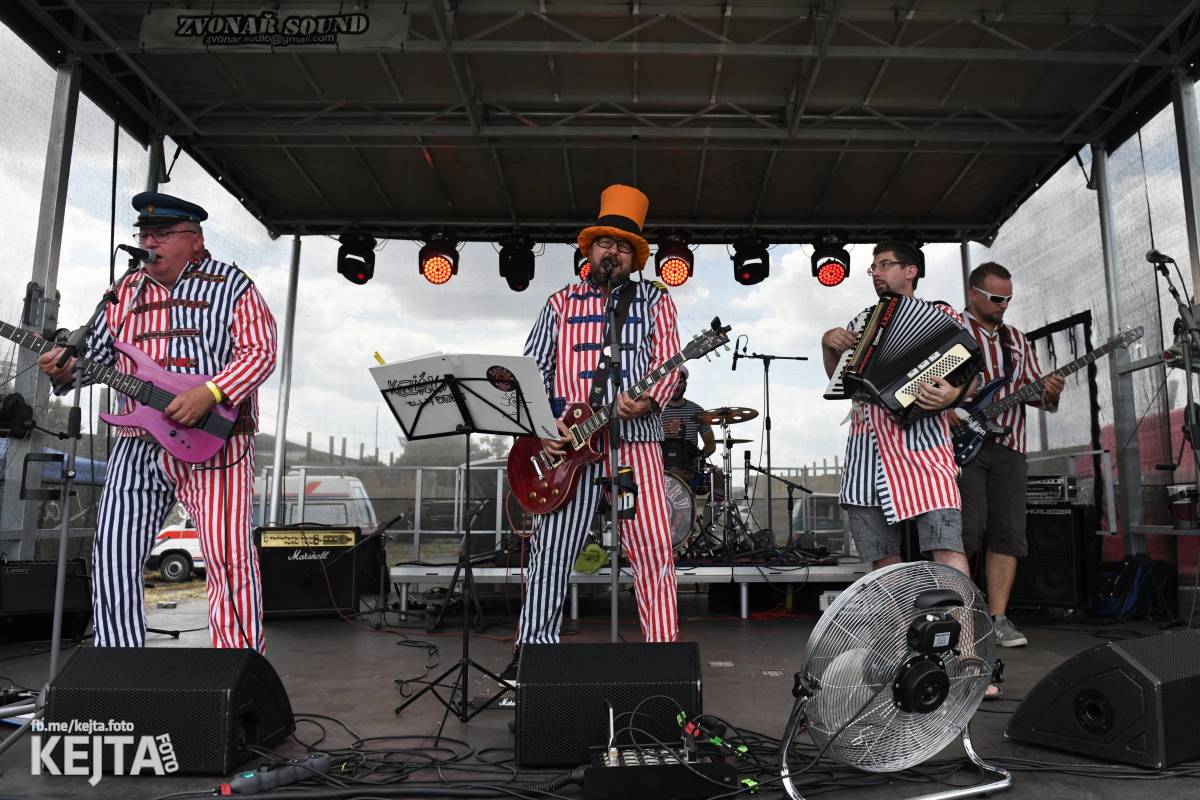 První ročník Festu a půl je za námi. Zakončili ho Stamp Out System, Kozičky i Rumble Ansamble