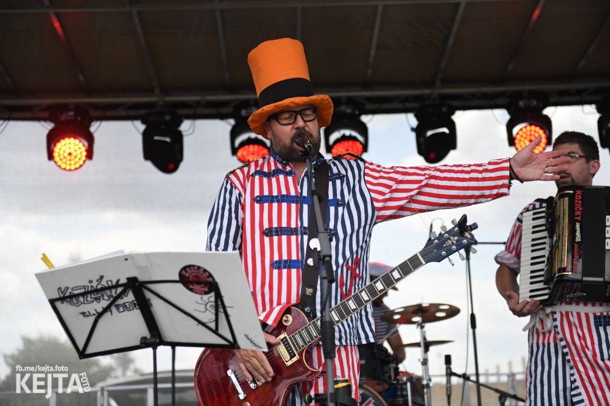 První ročník Festu a půl je za námi. Zakončili ho Stamp Out System, Kozičky i Rumble Ansamble