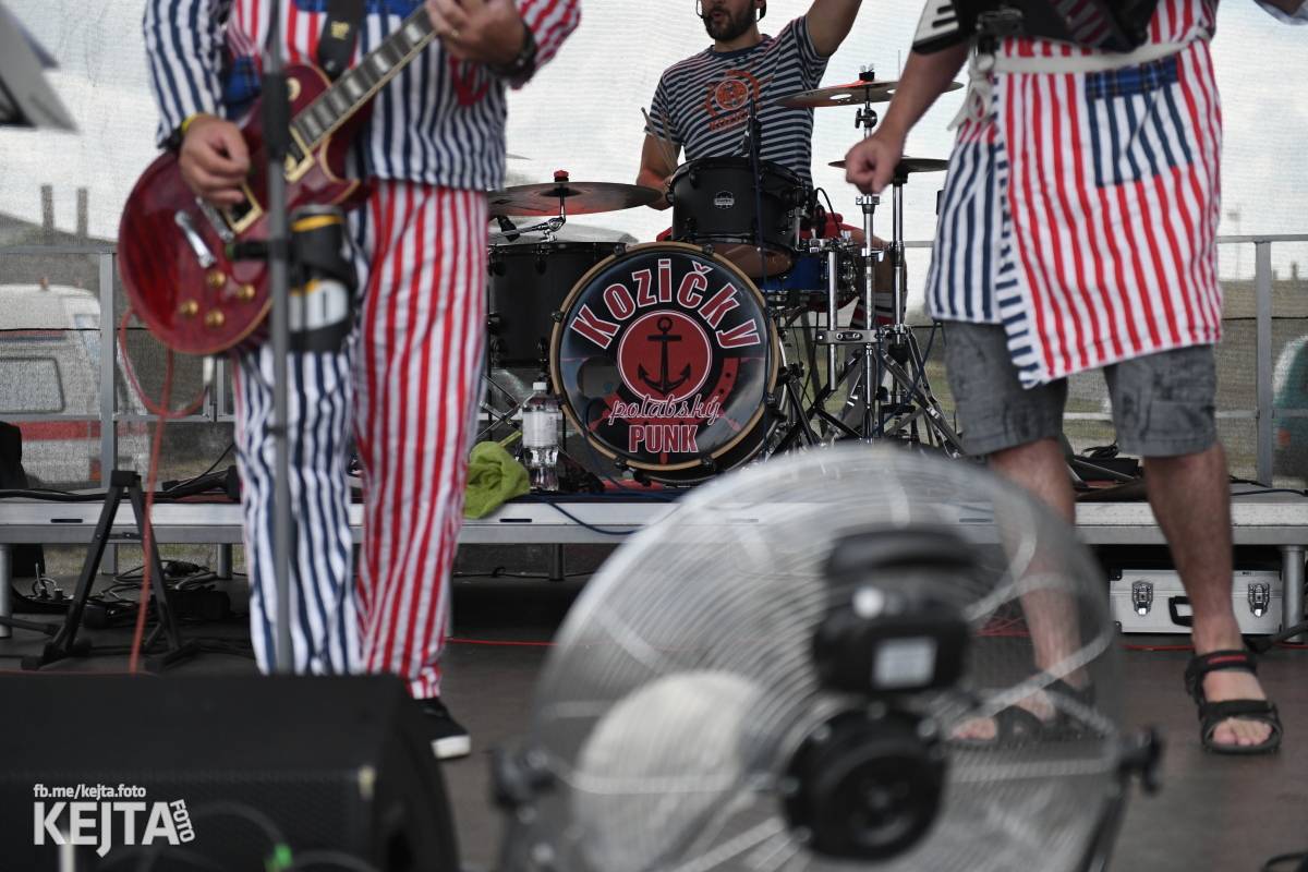 První ročník Festu a půl je za námi. Zakončili ho Stamp Out System, Kozičky i Rumble Ansamble