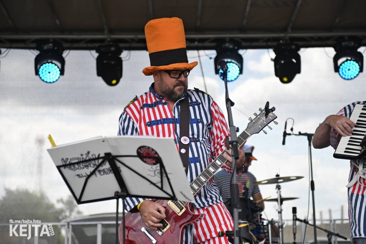 První ročník Festu a půl je za námi. Zakončili ho Stamp Out System, Kozičky i Rumble Ansamble