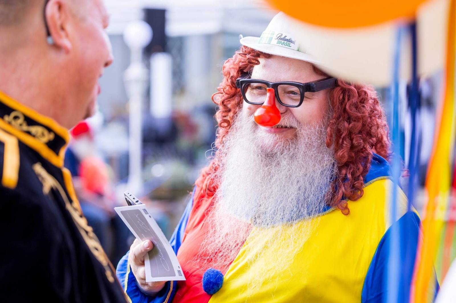Velbloud, lamy i cirkusový průvod. Petr Janda si pro kolegy připravil zahradní párty