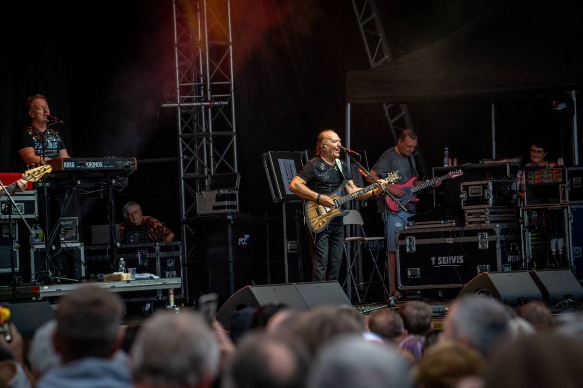 Olympic převzal na Benátské! zlatou desku, Boney M pobláznili tisíce návštěvníků 