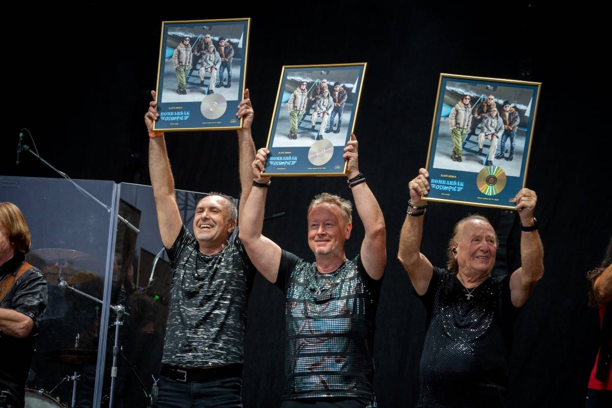 Olympic převzal na Benátské! zlatou desku, Boney M pobláznili tisíce návštěvníků 