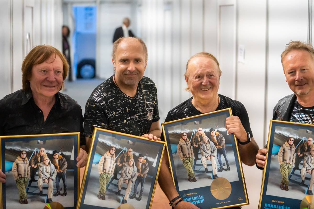 Olympic převzal na Benátské! zlatou desku, Boney M pobláznili tisíce návštěvníků 