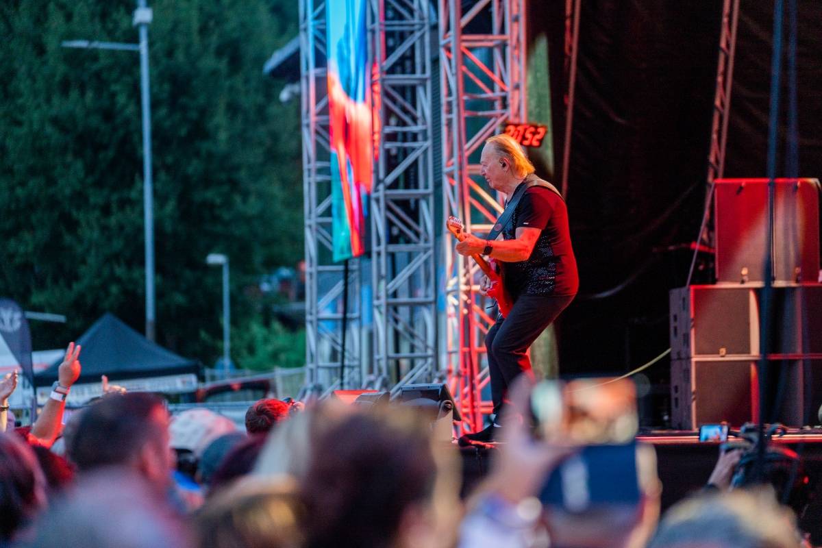 Olympic převzal na Benátské! zlatou desku, Boney M pobláznili tisíce návštěvníků 