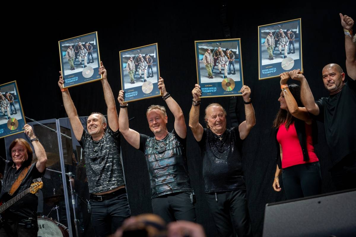 Olympic převzal na Benátské! zlatou desku, Boney M pobláznili tisíce návštěvníků 