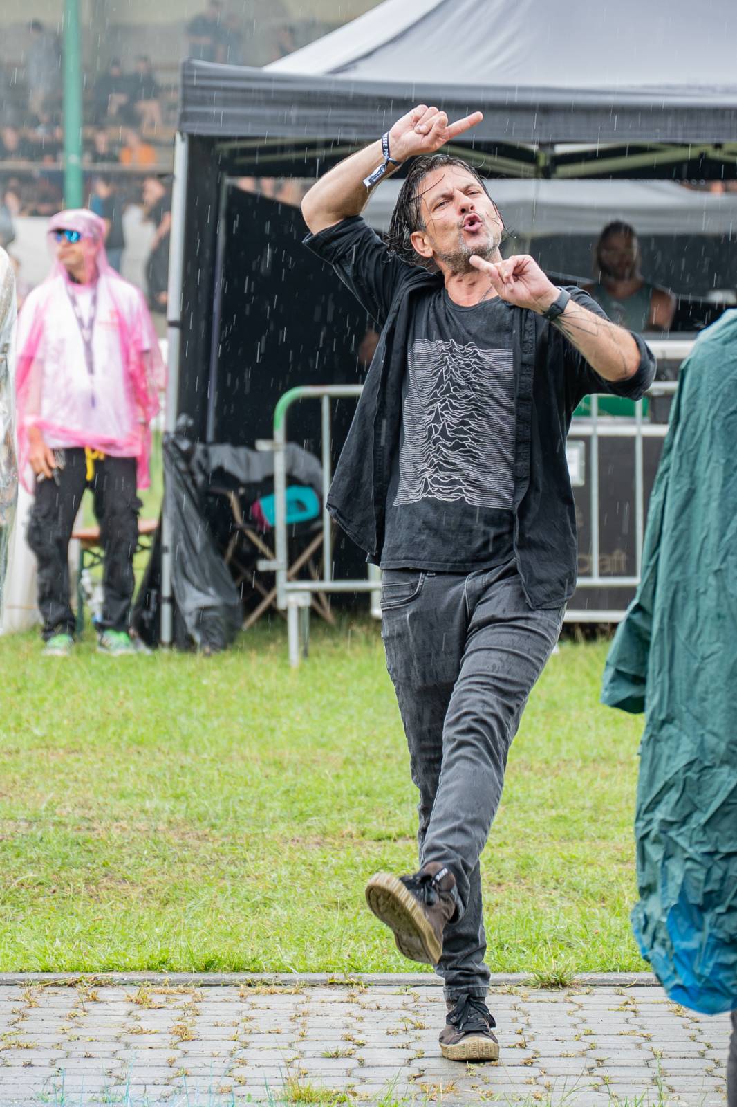 V Brně vytahovali pláštěnky. První den Pop Messe nepřálo počasí