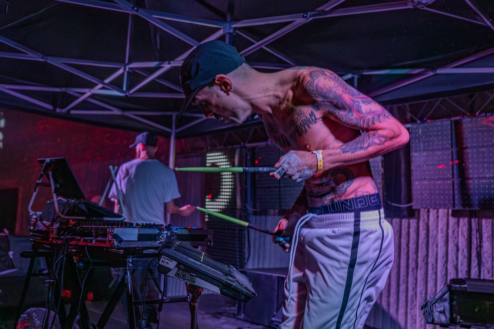 V Brně vytahovali pláštěnky. První den Pop Messe nepřálo počasí