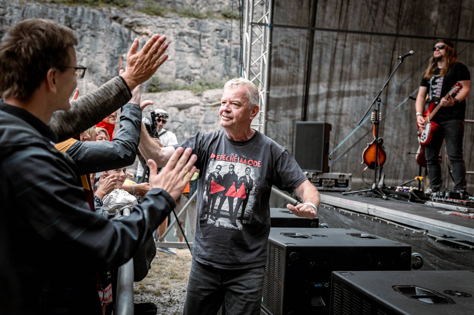 Večer, kdy zpívaly i skály. Mňága a Žďorp zahrála v lomu Velká Amerika, připomněla Mira Žbirku