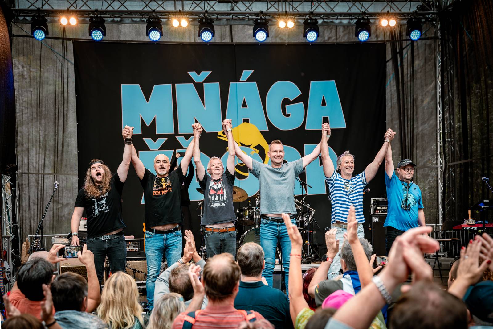 Večer, kdy zpívaly i skály. Mňága a Žďorp zahrála v lomu Velká Amerika, připomněla Mira Žbirku