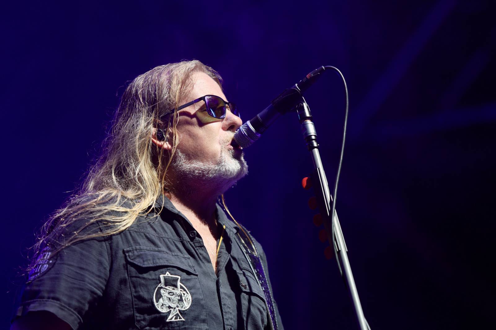 Kabát na Rožmberku vsadil na osvědčené hity, do davu hodil podepsaný klobouk. Wanastowi Vjecy si na přídavek pozvali Lucii