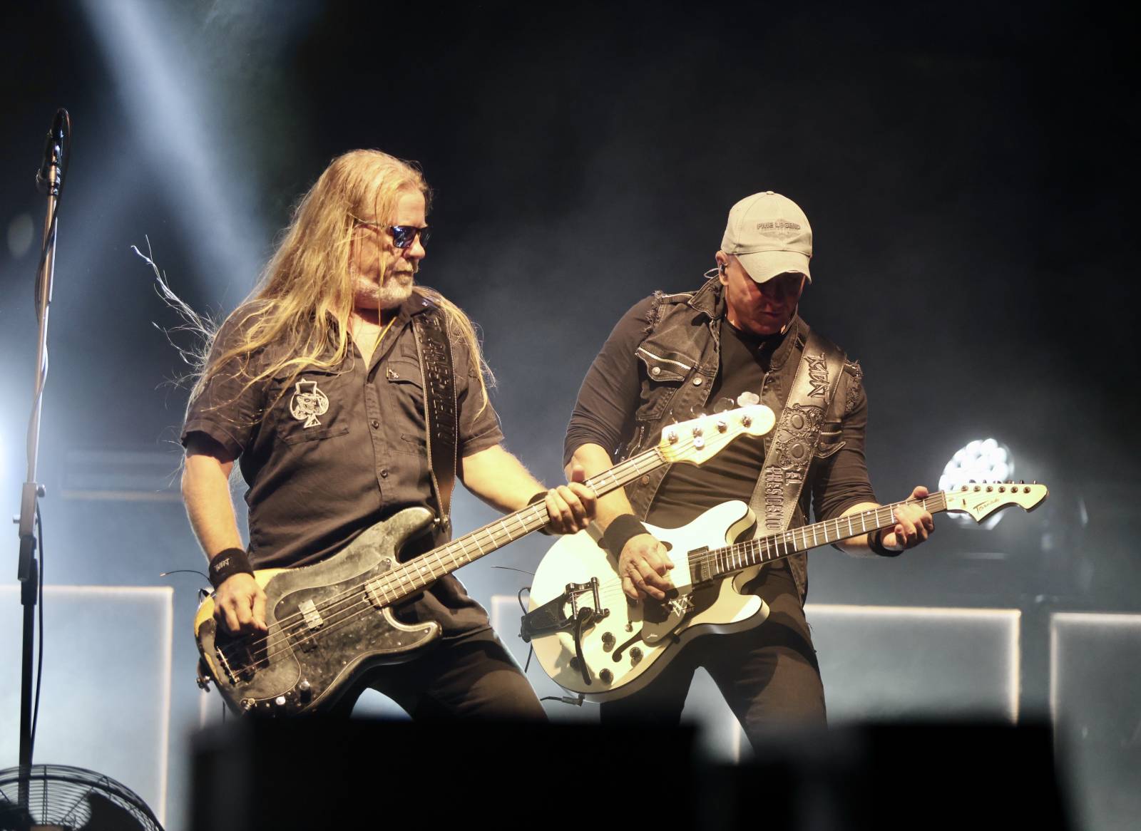 Kabát na Rožmberku vsadil na osvědčené hity, do davu hodil podepsaný klobouk. Wanastowi Vjecy si na přídavek pozvali Lucii