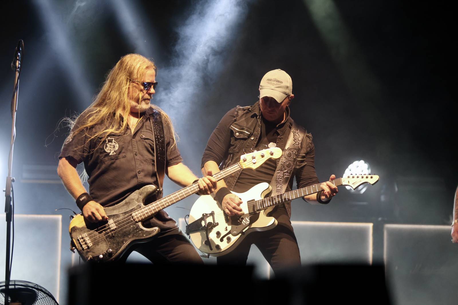 Kabát na Rožmberku vsadil na osvědčené hity, do davu hodil podepsaný klobouk. Wanastowi Vjecy si na přídavek pozvali Lucii