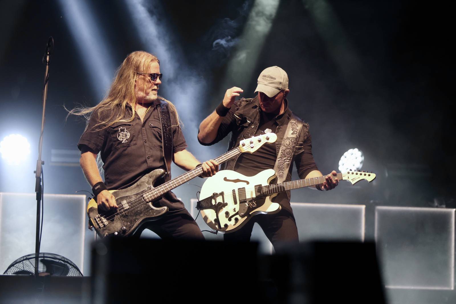 Kabát na Rožmberku vsadil na osvědčené hity, do davu hodil podepsaný klobouk. Wanastowi Vjecy si na přídavek pozvali Lucii