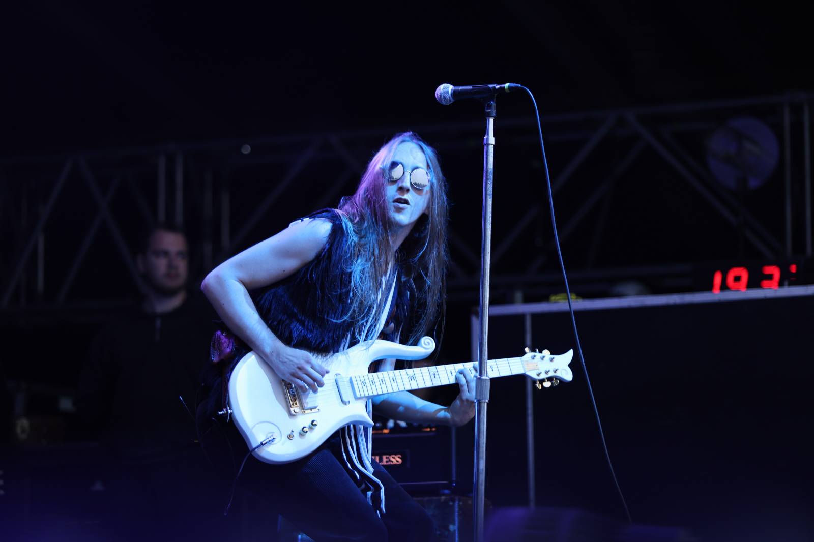 Kabát na Rožmberku vsadil na osvědčené hity, do davu hodil podepsaný klobouk. Wanastowi Vjecy si na přídavek pozvali Lucii