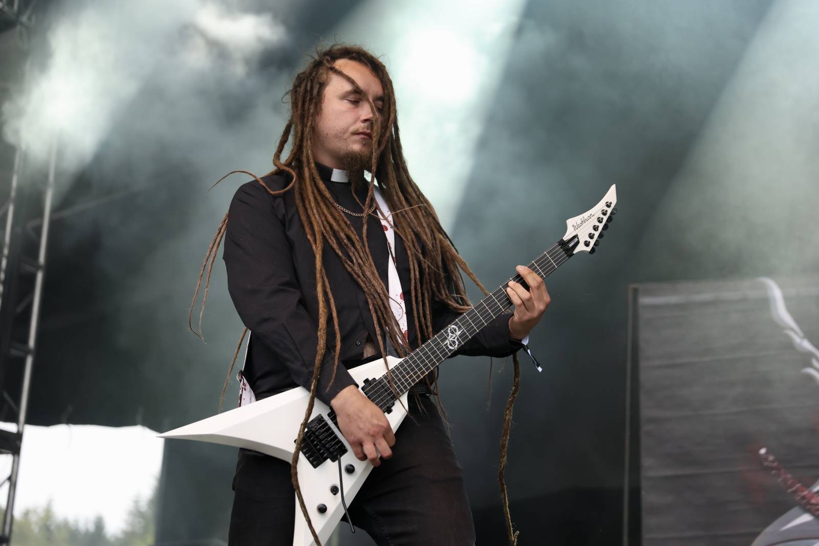 Kabát na Rožmberku vsadil na osvědčené hity, do davu hodil podepsaný klobouk. Wanastowi Vjecy si na přídavek pozvali Lucii