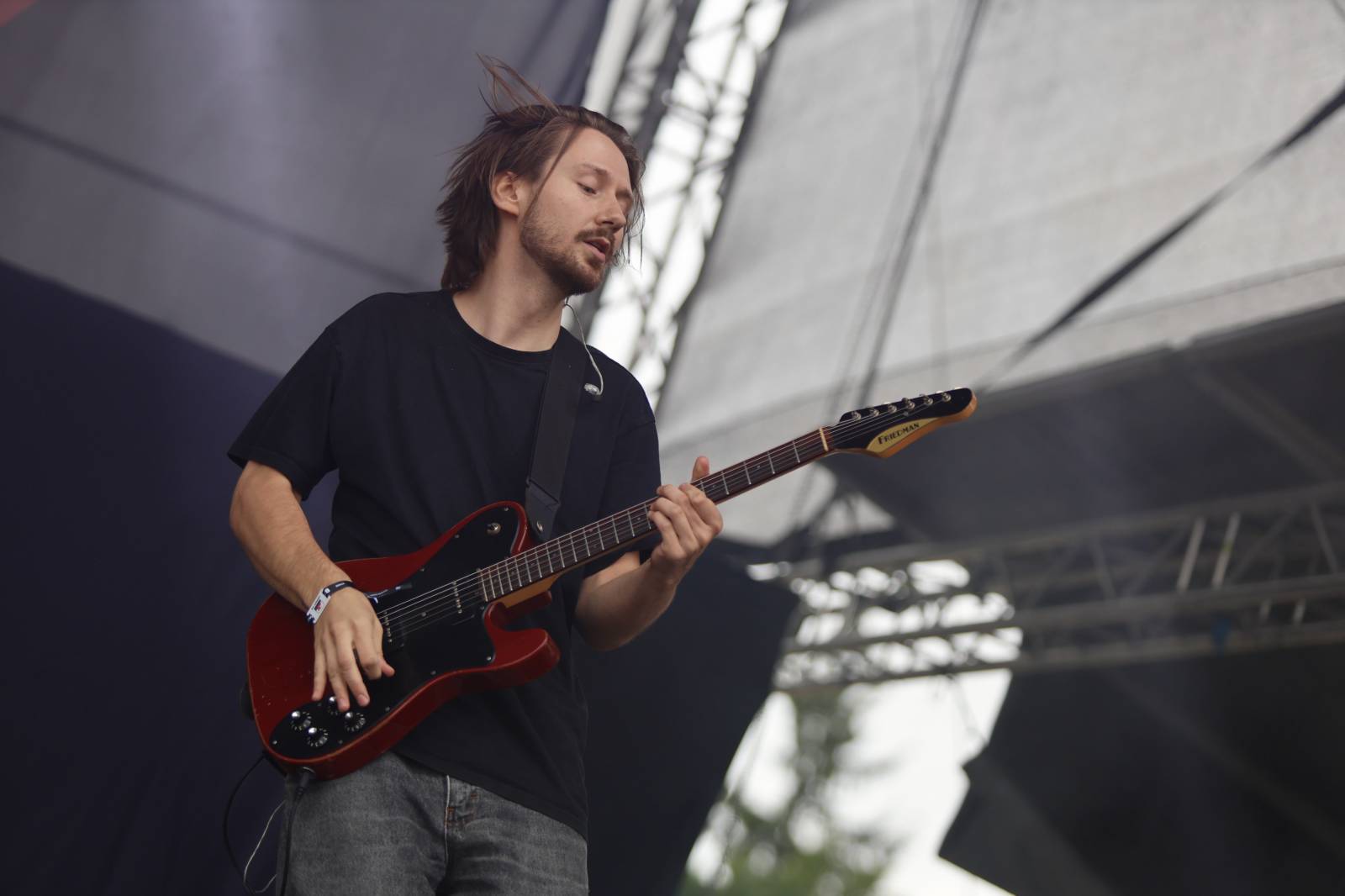 Kabát na Rožmberku vsadil na osvědčené hity, do davu hodil podepsaný klobouk. Wanastowi Vjecy si na přídavek pozvali Lucii