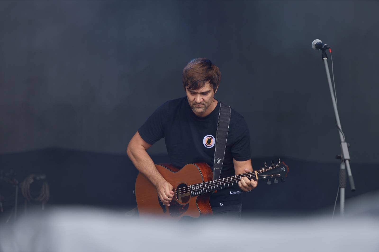 Kabát na Rožmberku vsadil na osvědčené hity, do davu hodil podepsaný klobouk. Wanastowi Vjecy si na přídavek pozvali Lucii