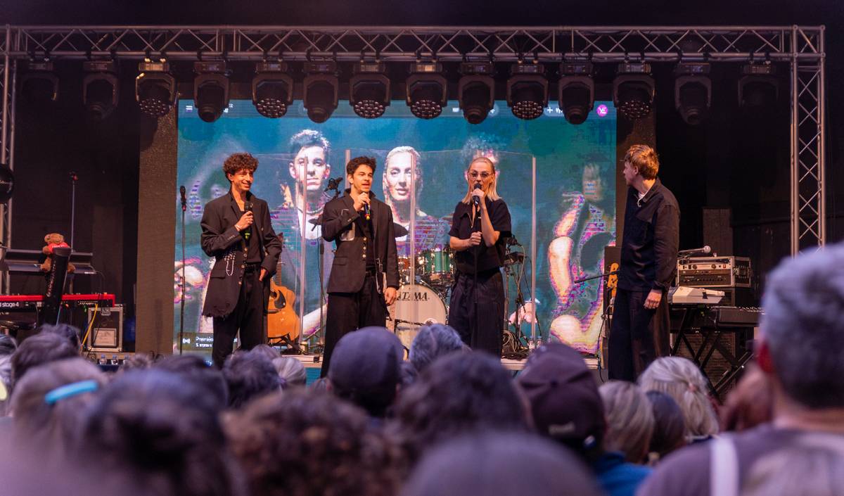 Barbora Poláková zpívala v Riegrových sadech, doprovodili ji Ťupíci i Kmínový já