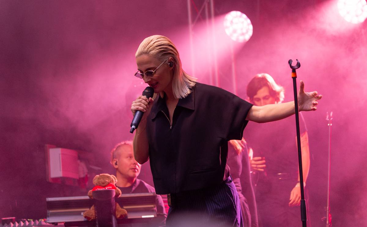 Barbora Poláková zpívala v Riegrových sadech, doprovodili ji Ťupíci i Kmínový já