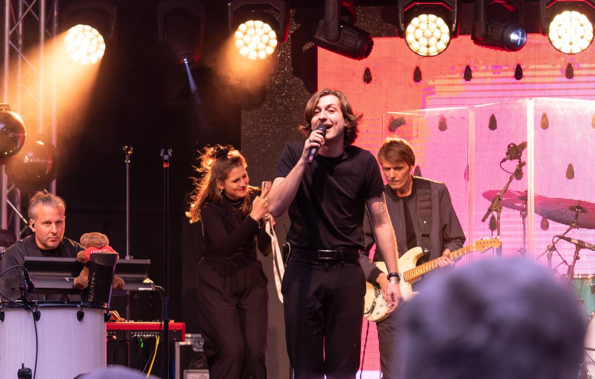 Barbora Poláková zpívala v Riegrových sadech, doprovodili ji Ťupíci i Kmínový já