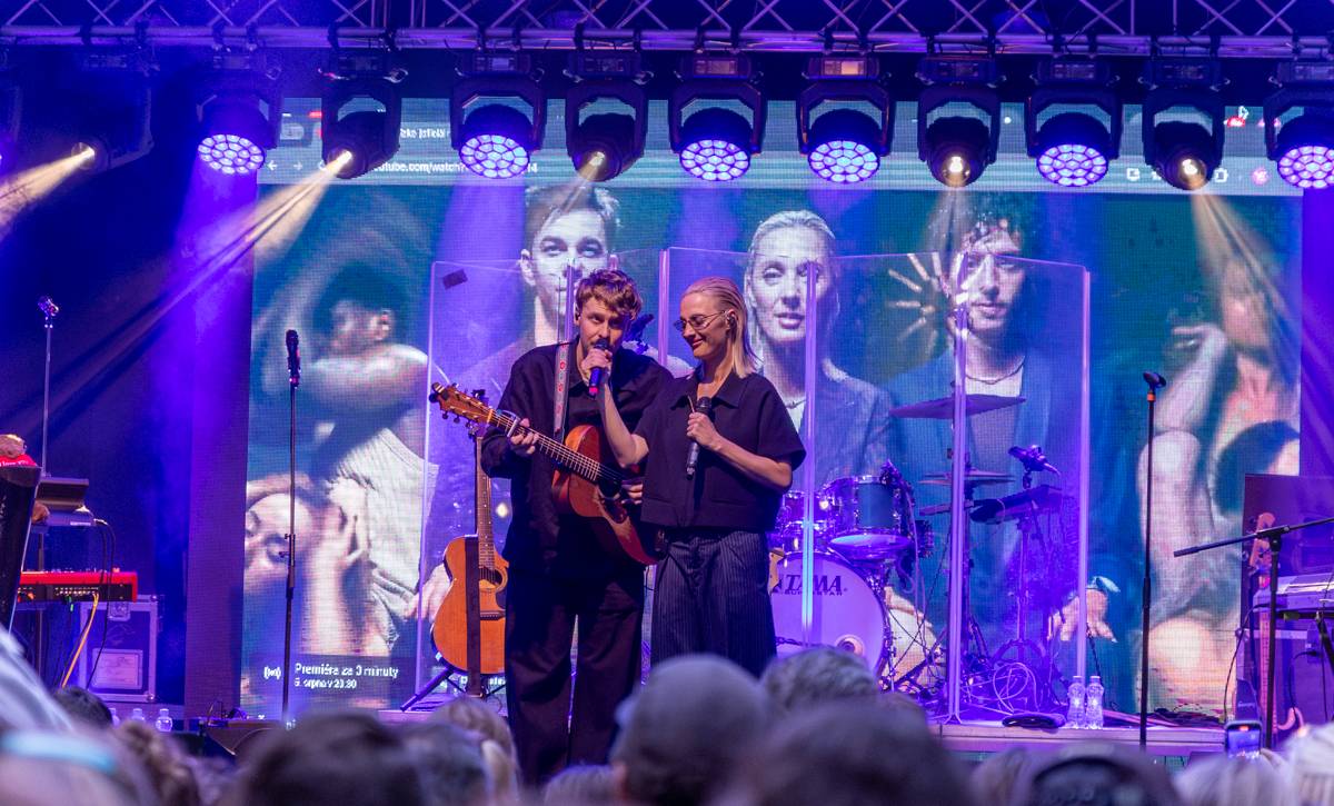 Barbora Poláková zpívala v Riegrových sadech, doprovodili ji Ťupíci i Kmínový já