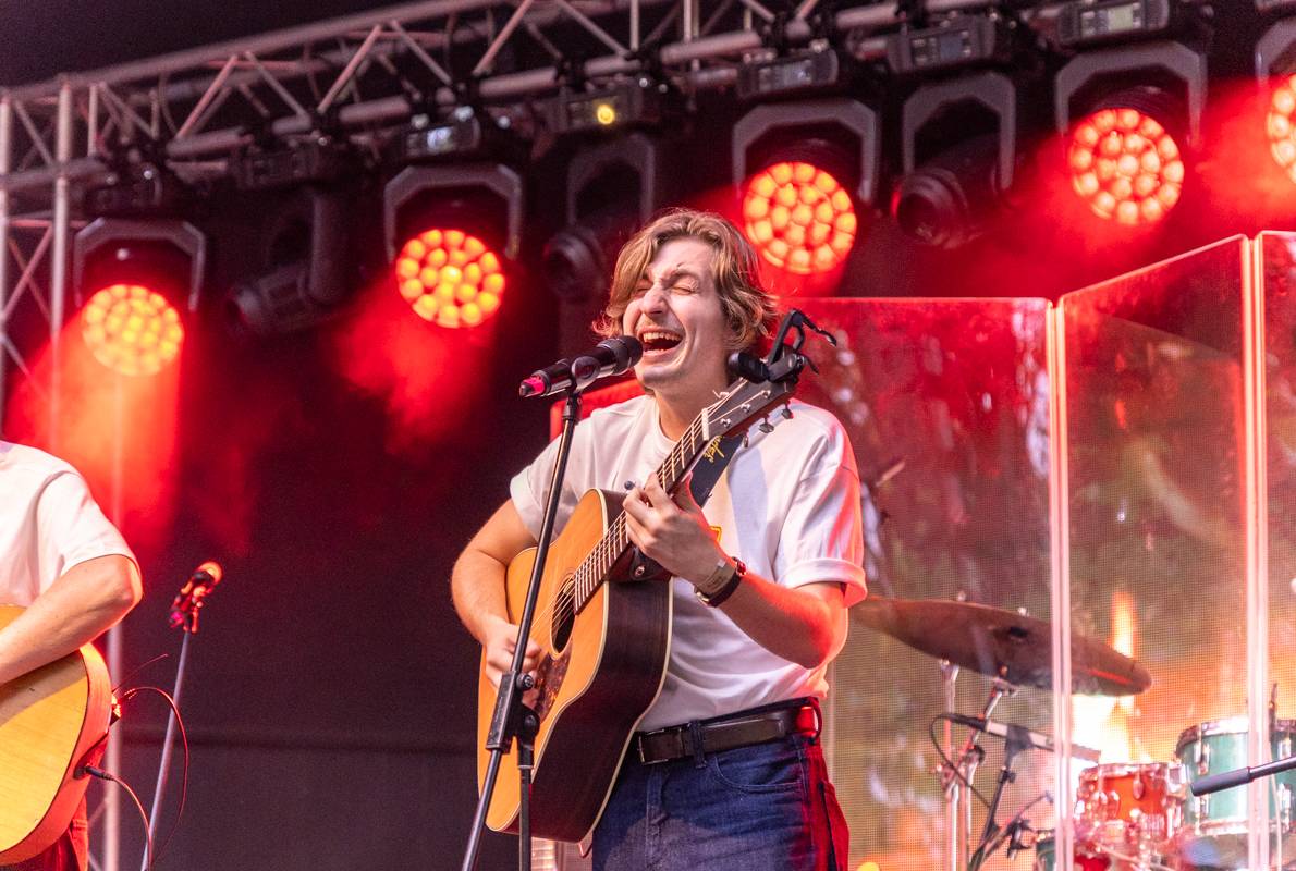 Barbora Poláková zpívala v Riegrových sadech, doprovodili ji Ťupíci i Kmínový já