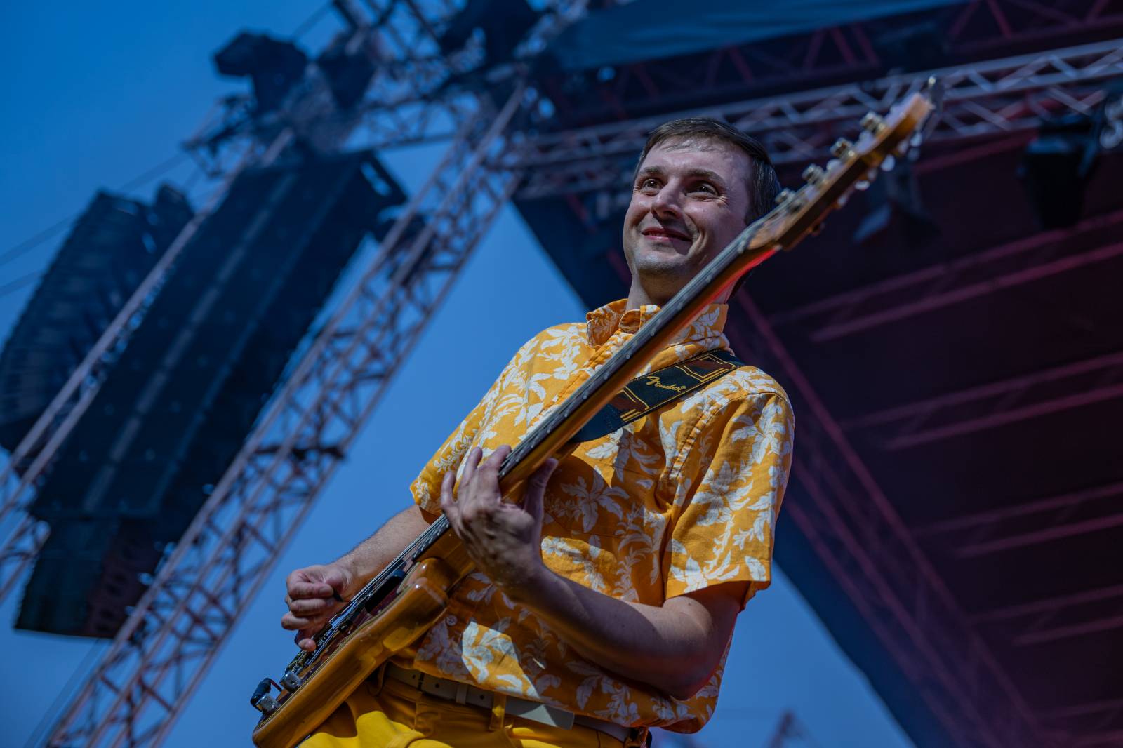 Queenie připomněli největší hity Freddieho Mercuryho a spol. S letním turné zavítali na Křižíkovu fontánu