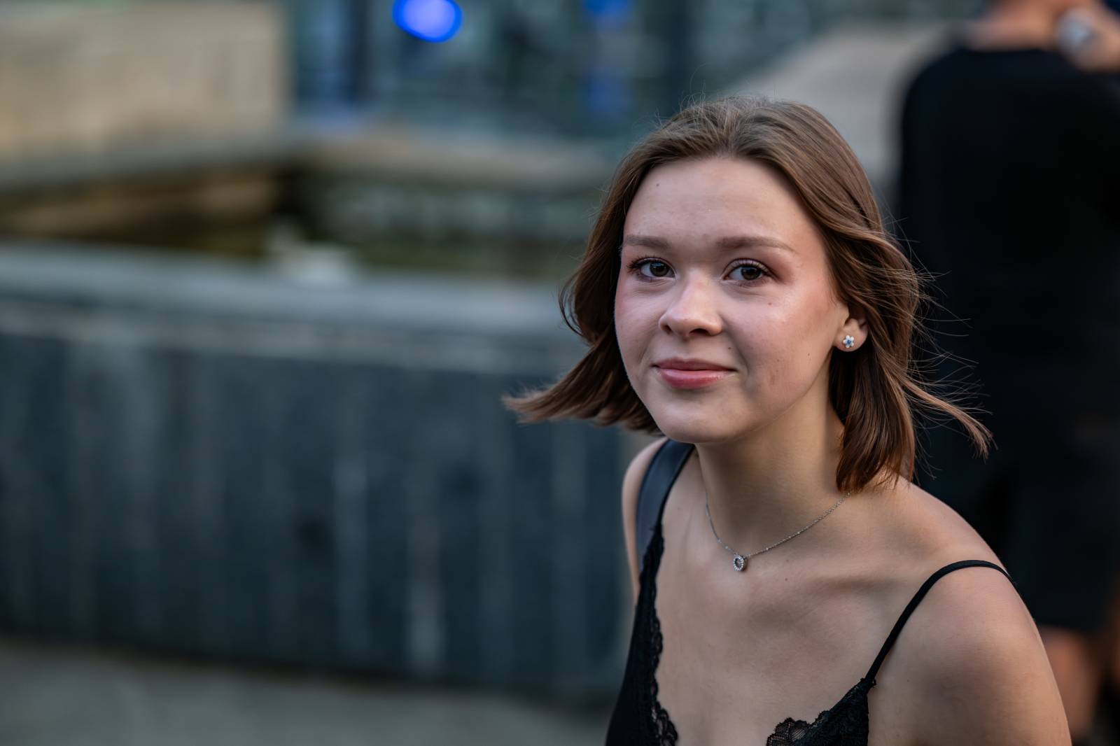 Queenie připomněli největší hity Freddieho Mercuryho a spol. S letním turné zavítali na Křižíkovu fontánu