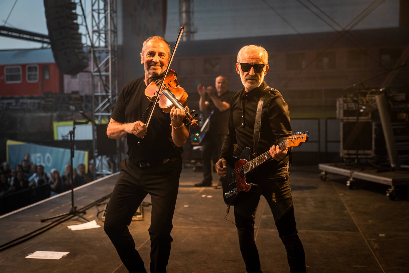 Čechomor vyprodal Areál 7 v pražských Holešovicích, doprovodila ho Martina Pártlová