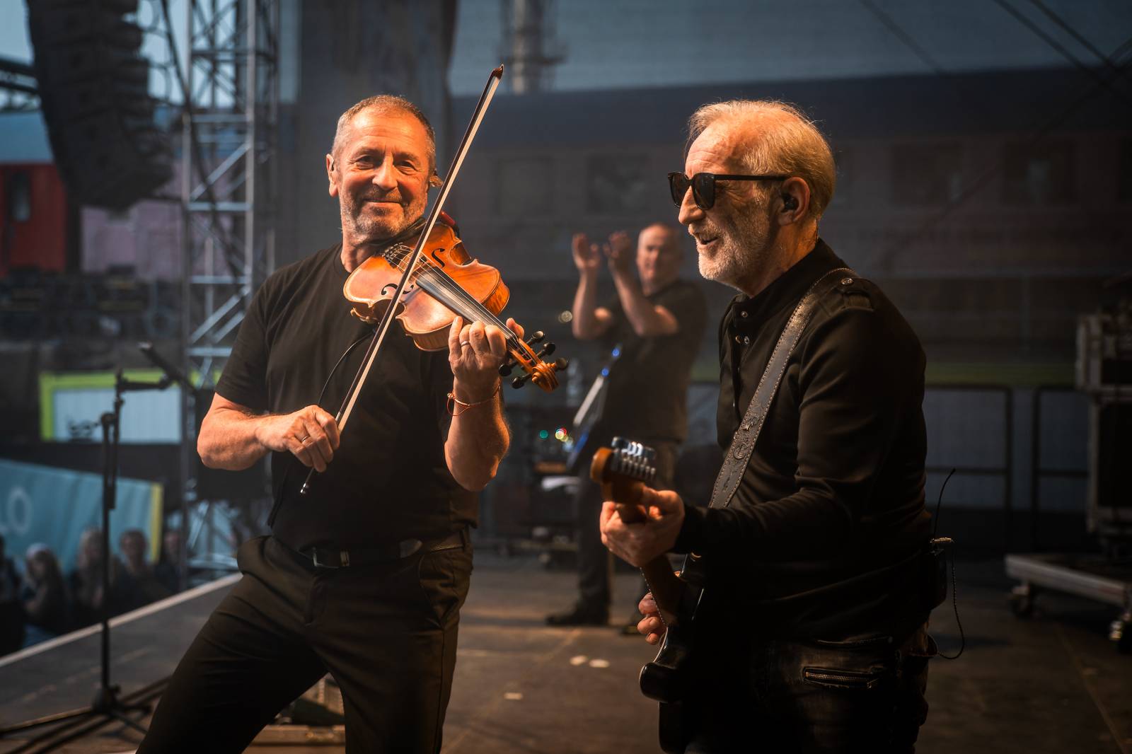 Čechomor vyprodal Areál 7 v pražských Holešovicích, doprovodila ho Martina Pártlová