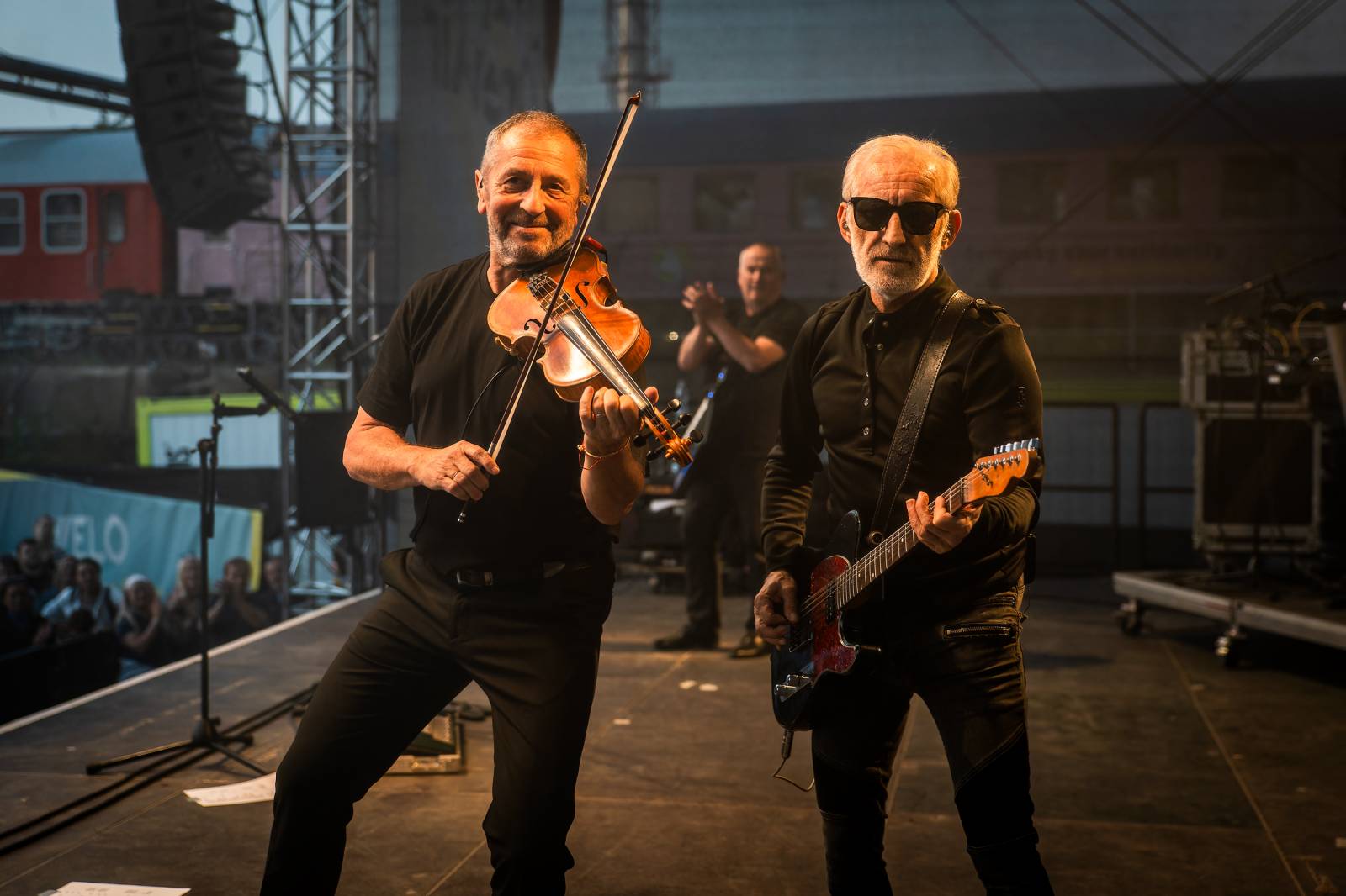 Čechomor vyprodal Areál 7 v pražských Holešovicích, doprovodila ho Martina Pártlová