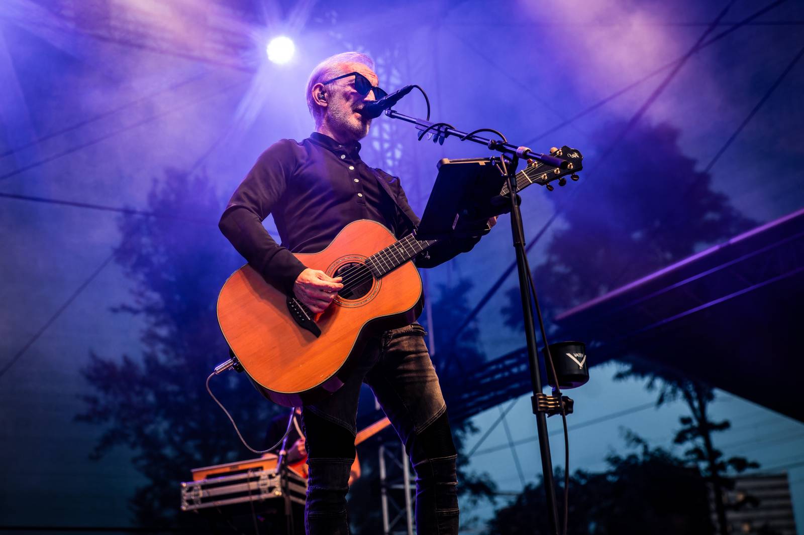 Čechomor vyprodal Areál 7 v pražských Holešovicích, doprovodila ho Martina Pártlová