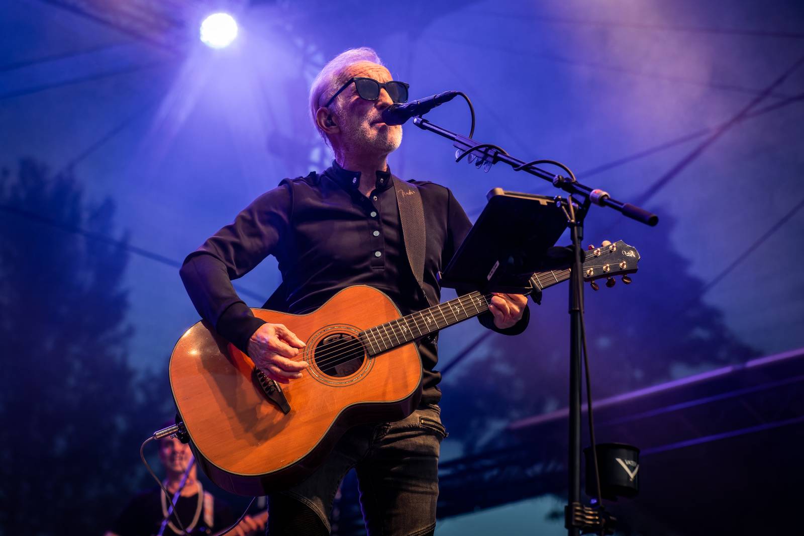 Čechomor vyprodal Areál 7 v pražských Holešovicích, doprovodila ho Martina Pártlová