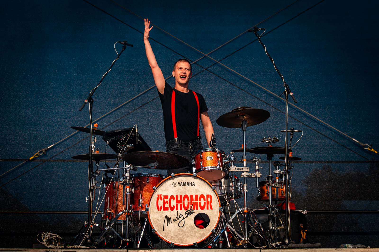 Čechomor vyprodal Areál 7 v pražských Holešovicích, doprovodila ho Martina Pártlová