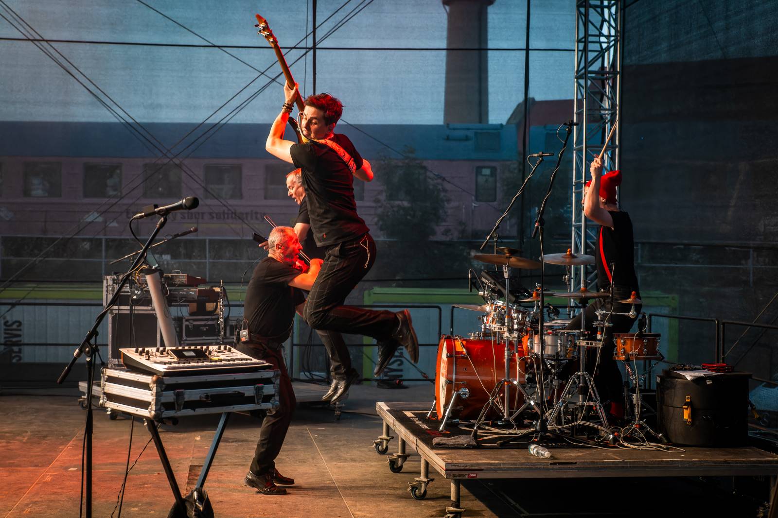 Čechomor vyprodal Areál 7 v pražských Holešovicích, doprovodila ho Martina Pártlová