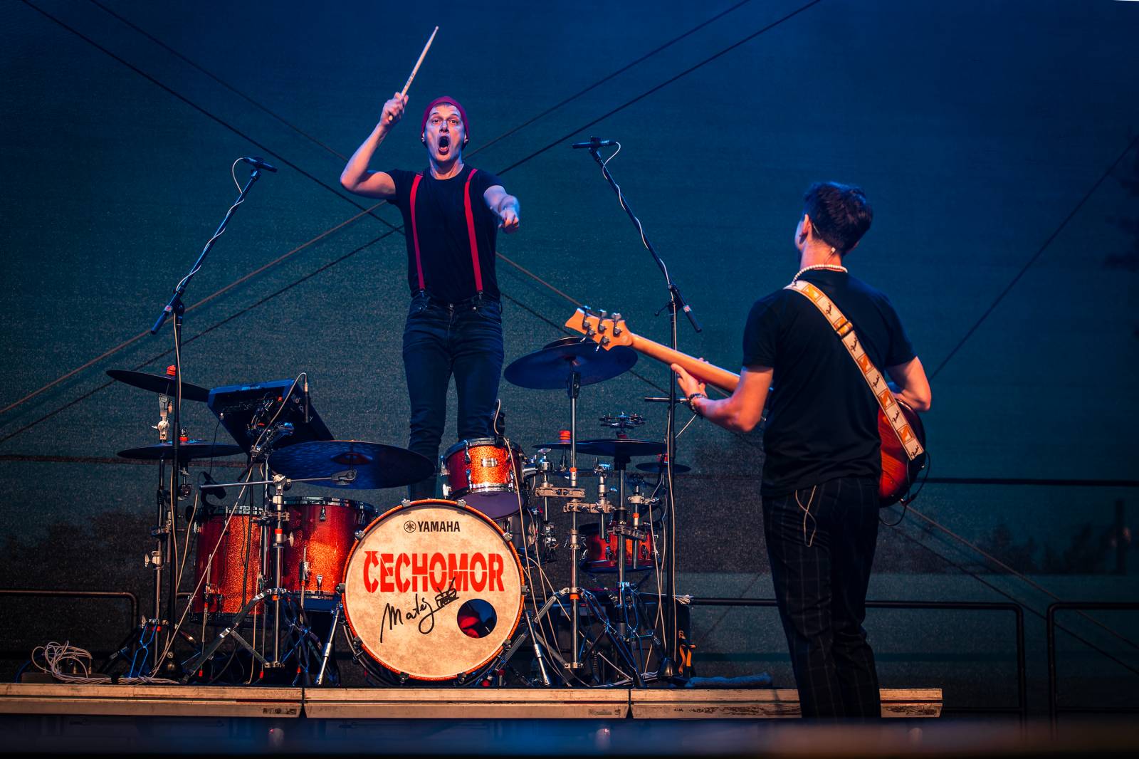 Čechomor vyprodal Areál 7 v pražských Holešovicích, doprovodila ho Martina Pártlová